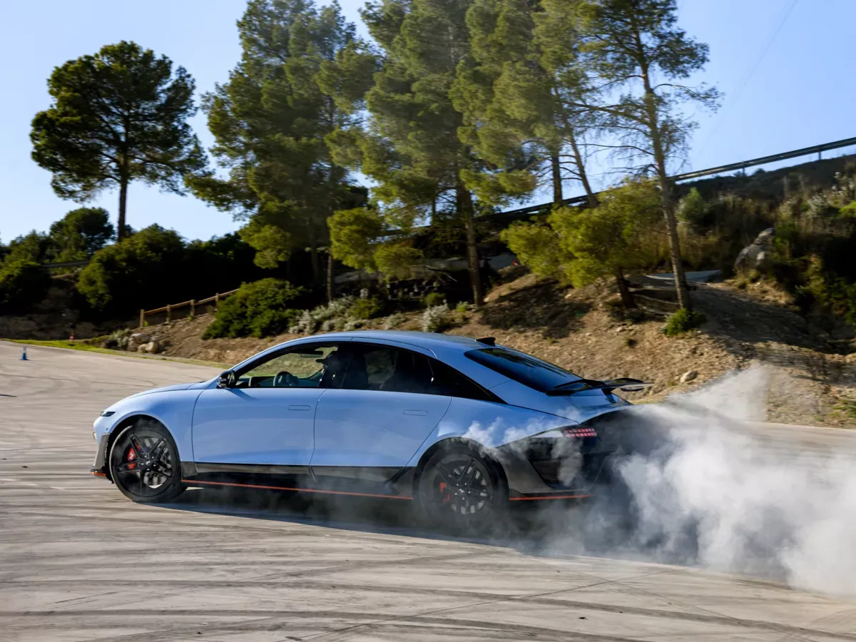 Hyundai IONIQ 6 N při driftu