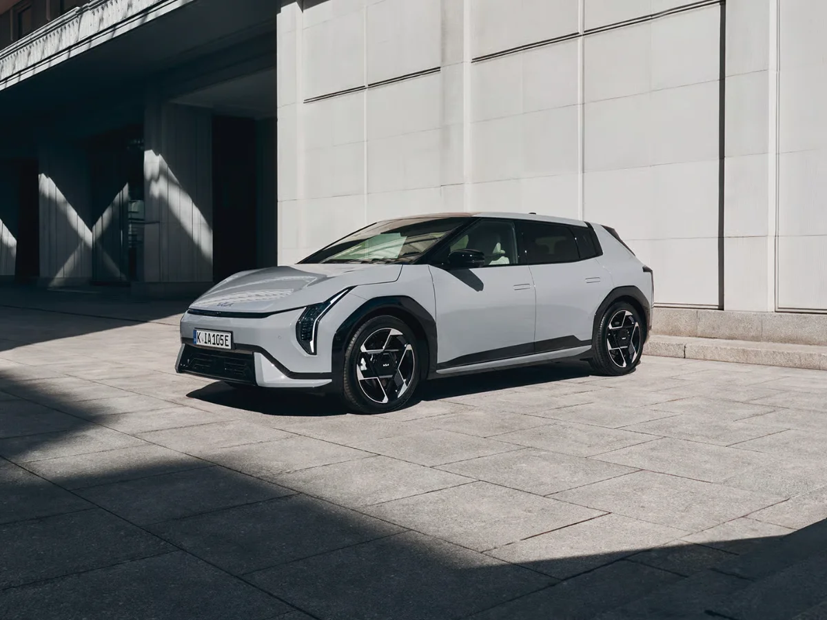 Kia EV4 in the city