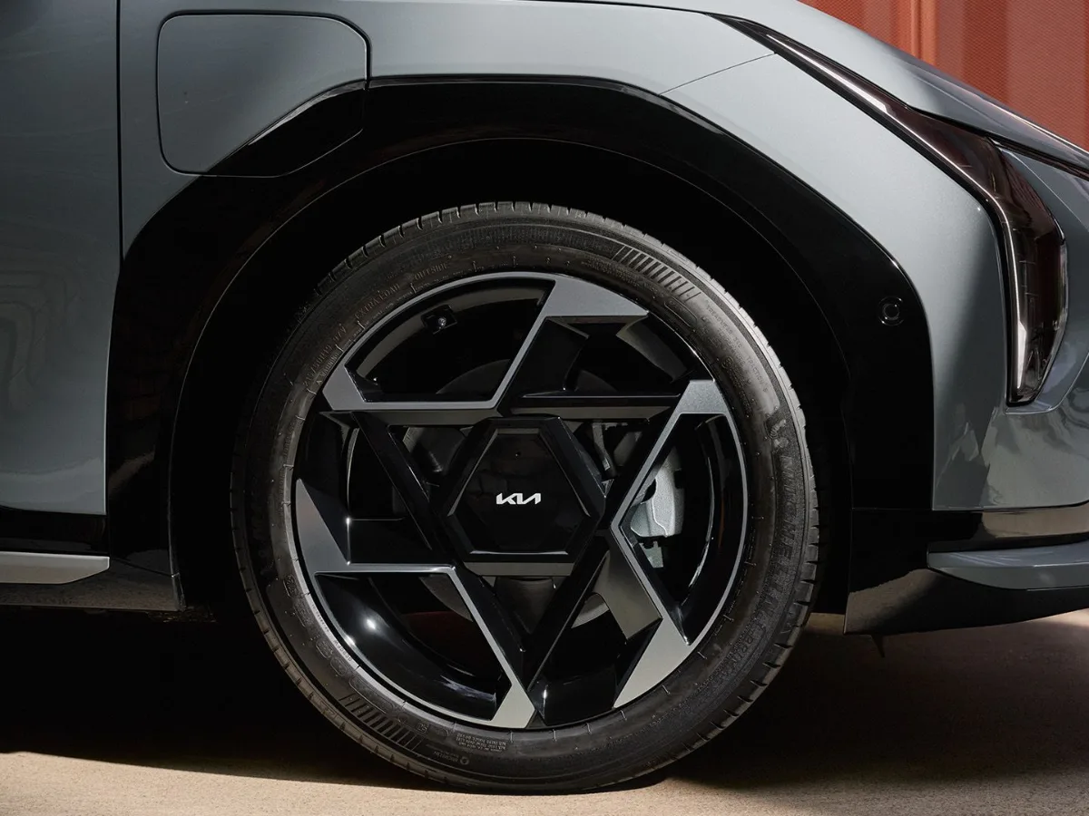 Kia EV4 wheel