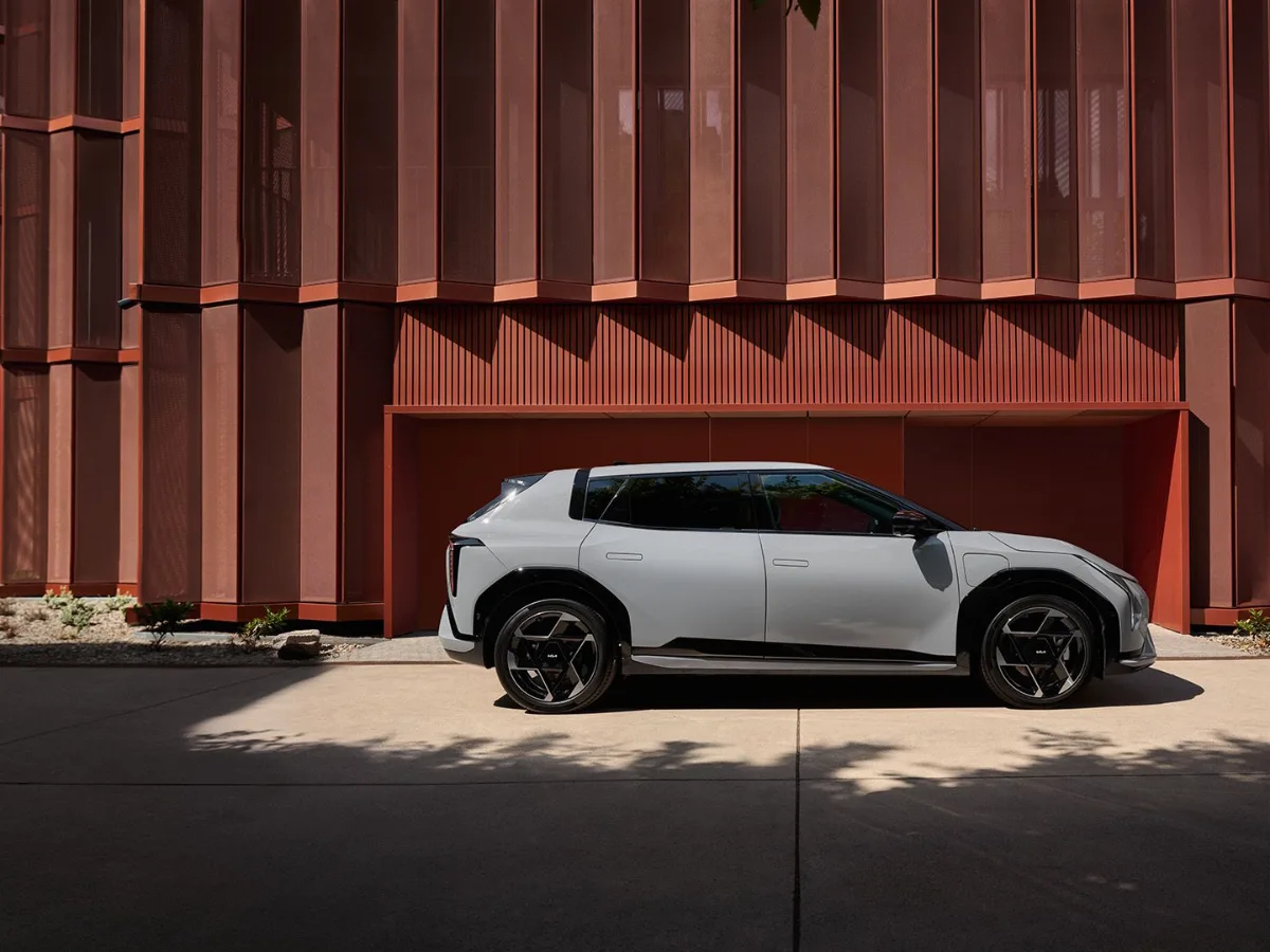 Kia EV4 Earth 81,4 kWh rental