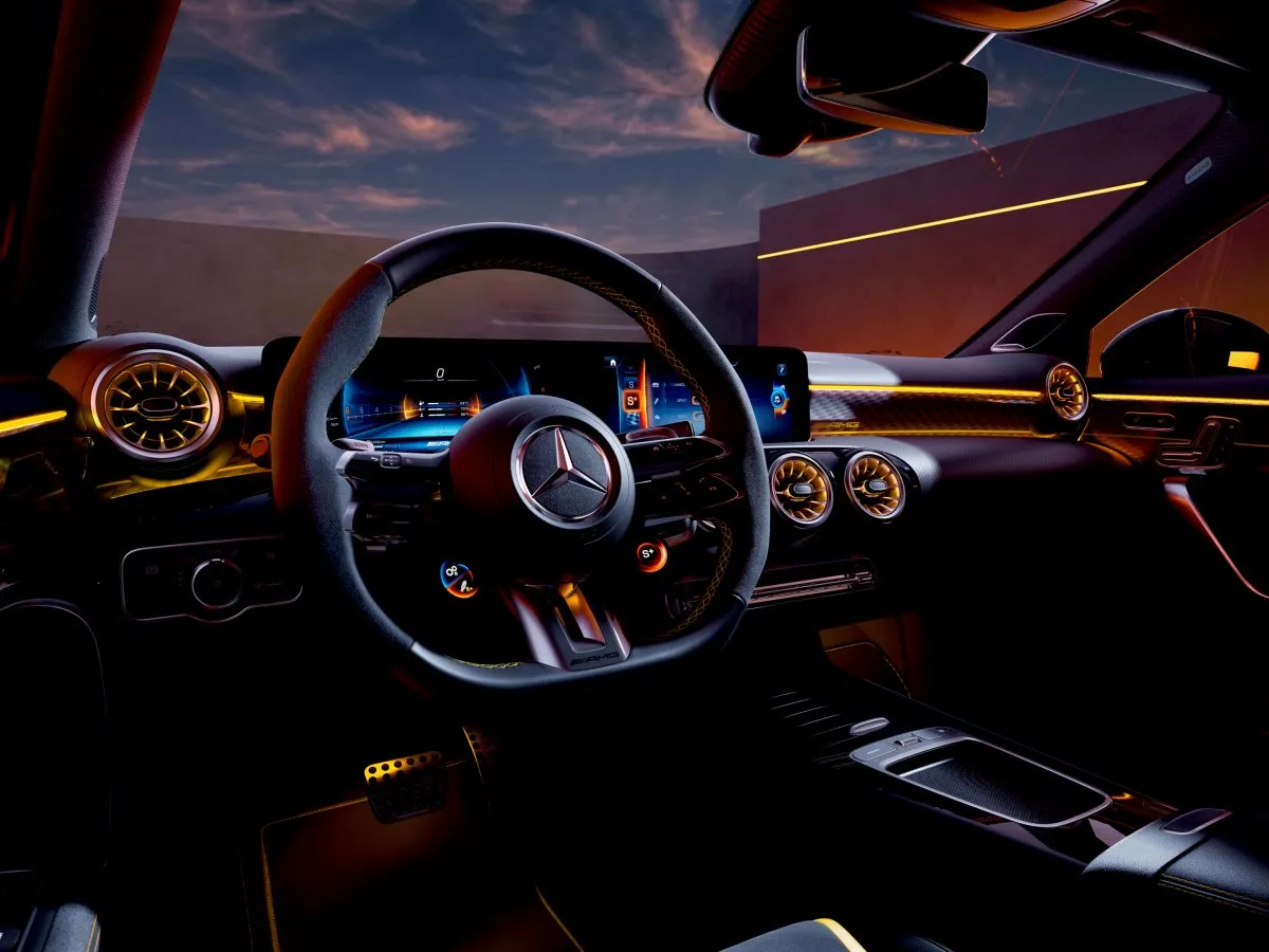 Mercedes-AMG třídy A — interiér