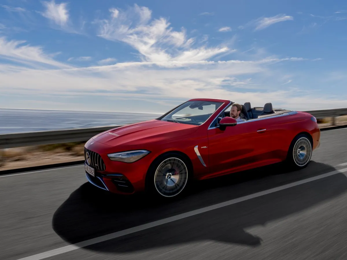 Mercedes-AMG CLE Cabrio v zatáčce