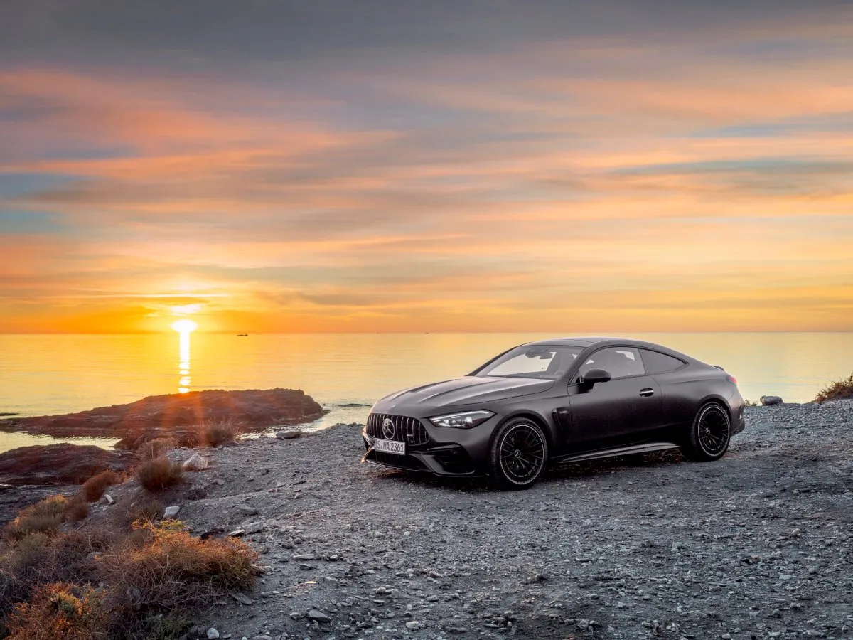 Mercedes-AMG CLE Coupé při západu slunce