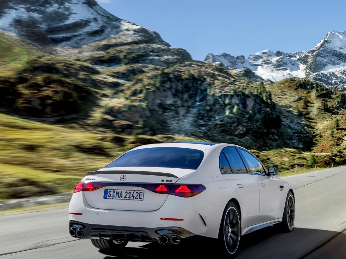 Mercedes-AMG třídy E za jízdy