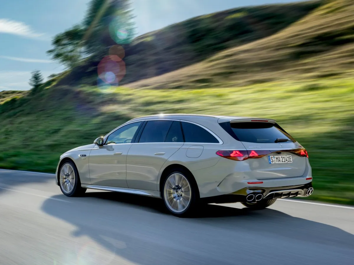 Mercedes-AMG E 53 HYBRID 4MATIC+ T-Modell – nový vůz z Německa