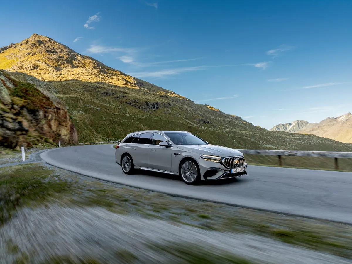 Mercedes-AMG třídy E T-Modell na horské silnici