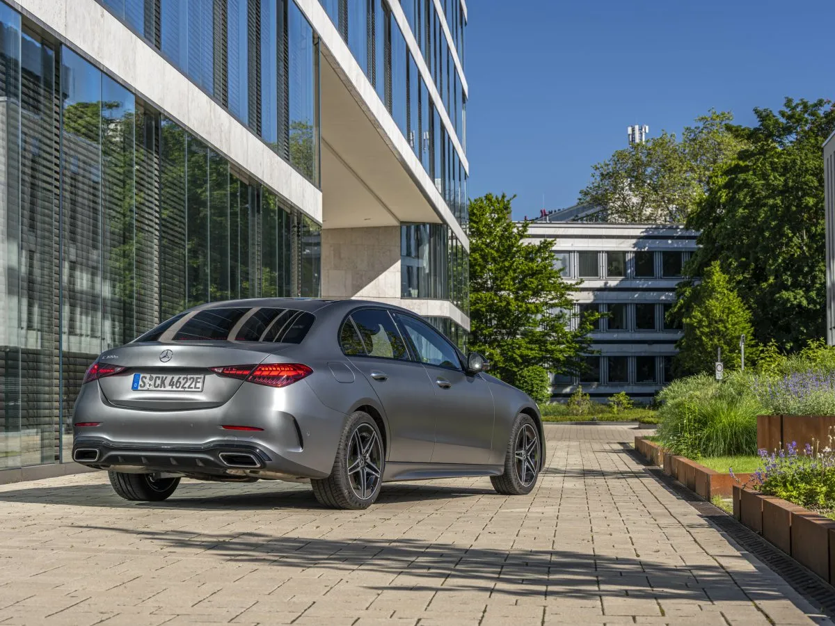 Mercedes-Benz třídy C, pohled zezadu z úhlu