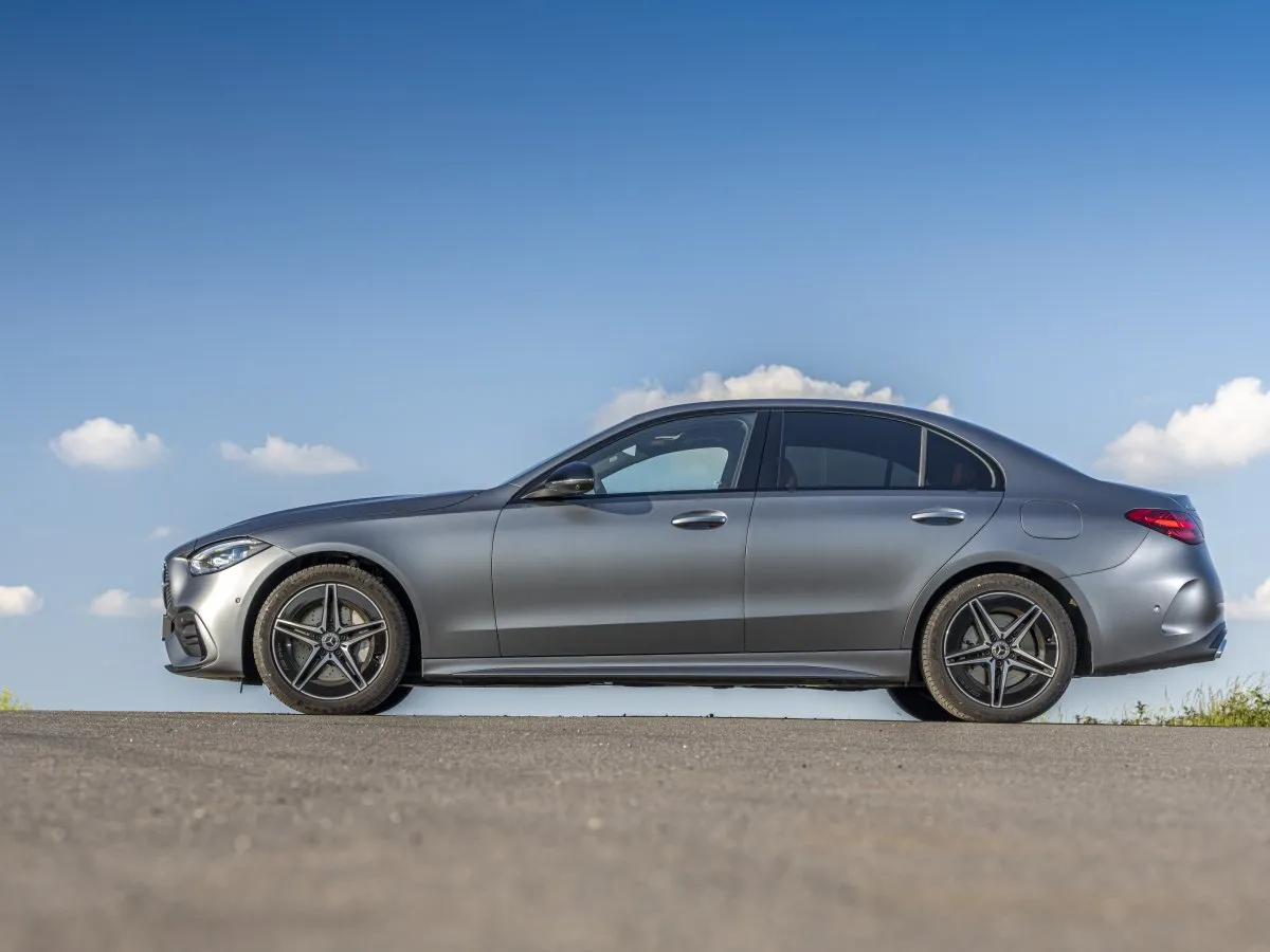 Mercedes-Benz třídy C boční pohled