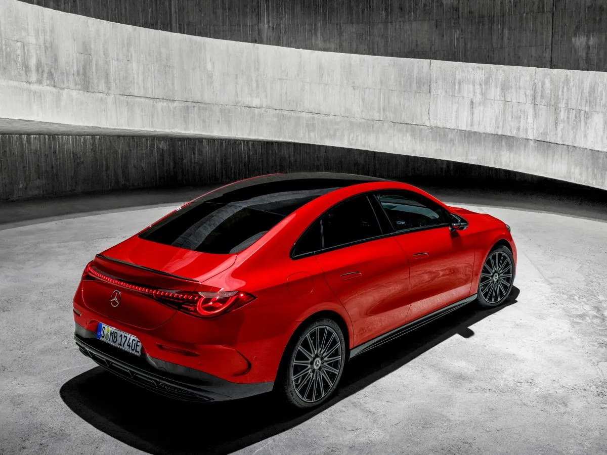Mercedes-Benz CLA, pohled zezadu z úhlu