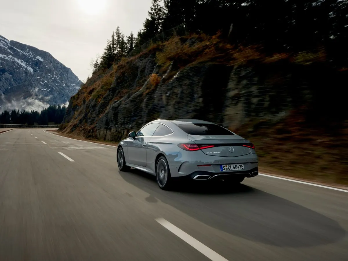 Mercedes-Benz CLE Coupé na horské silnici