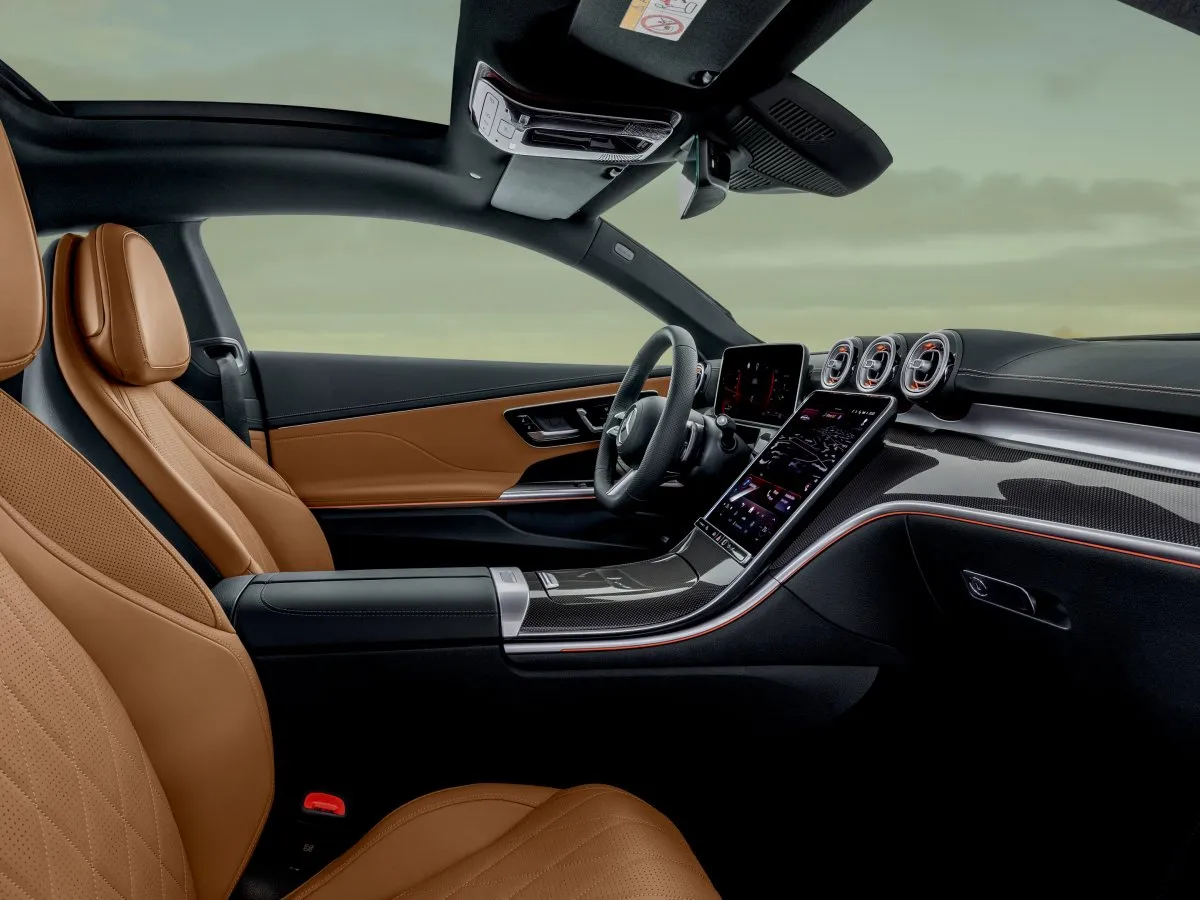 Interiér a přístrojová deska vozu Mercedes-Benz CLE Coupé