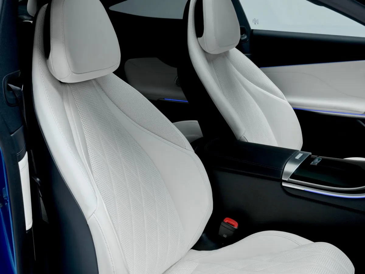 Detail kokpitu vozu Mercedes-Benz CLE Coupé