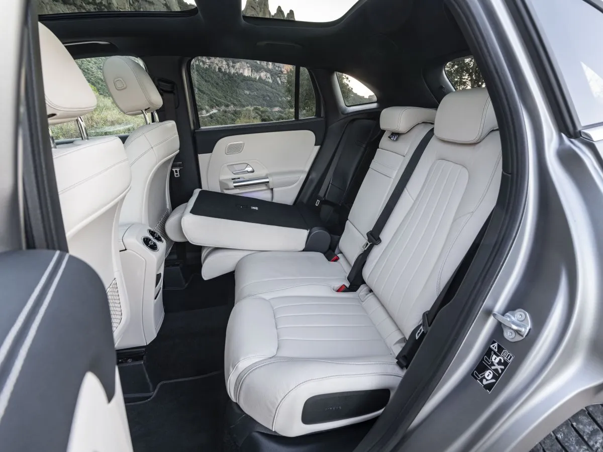 Zadní sedadla Mercedes-Benz GLA