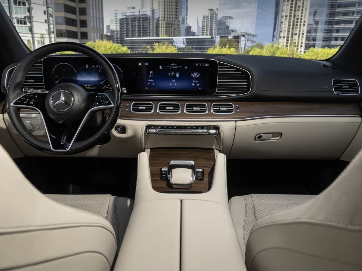 Mercedes-Benz GLE Coupé interior, dashboard