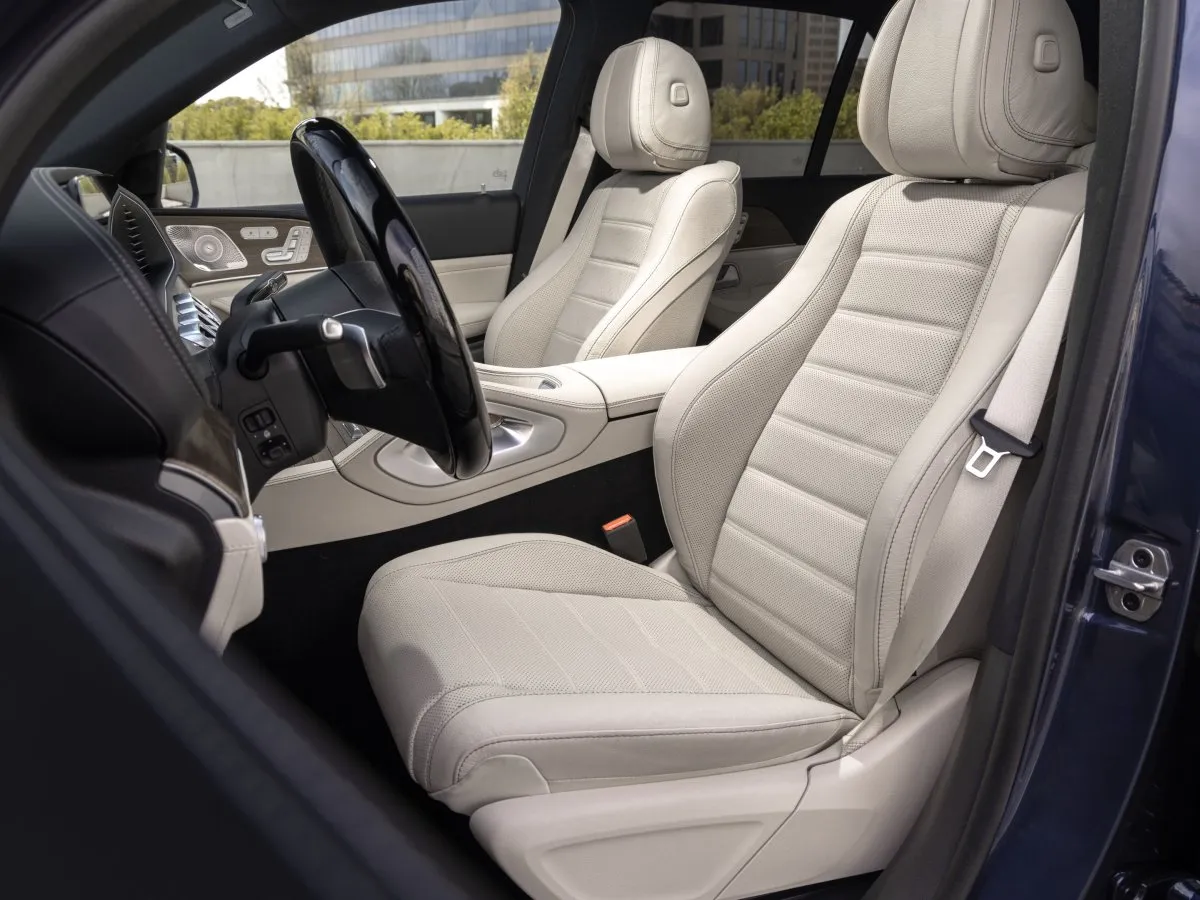 Mercedes-Benz GLE Coupé cabin and seats