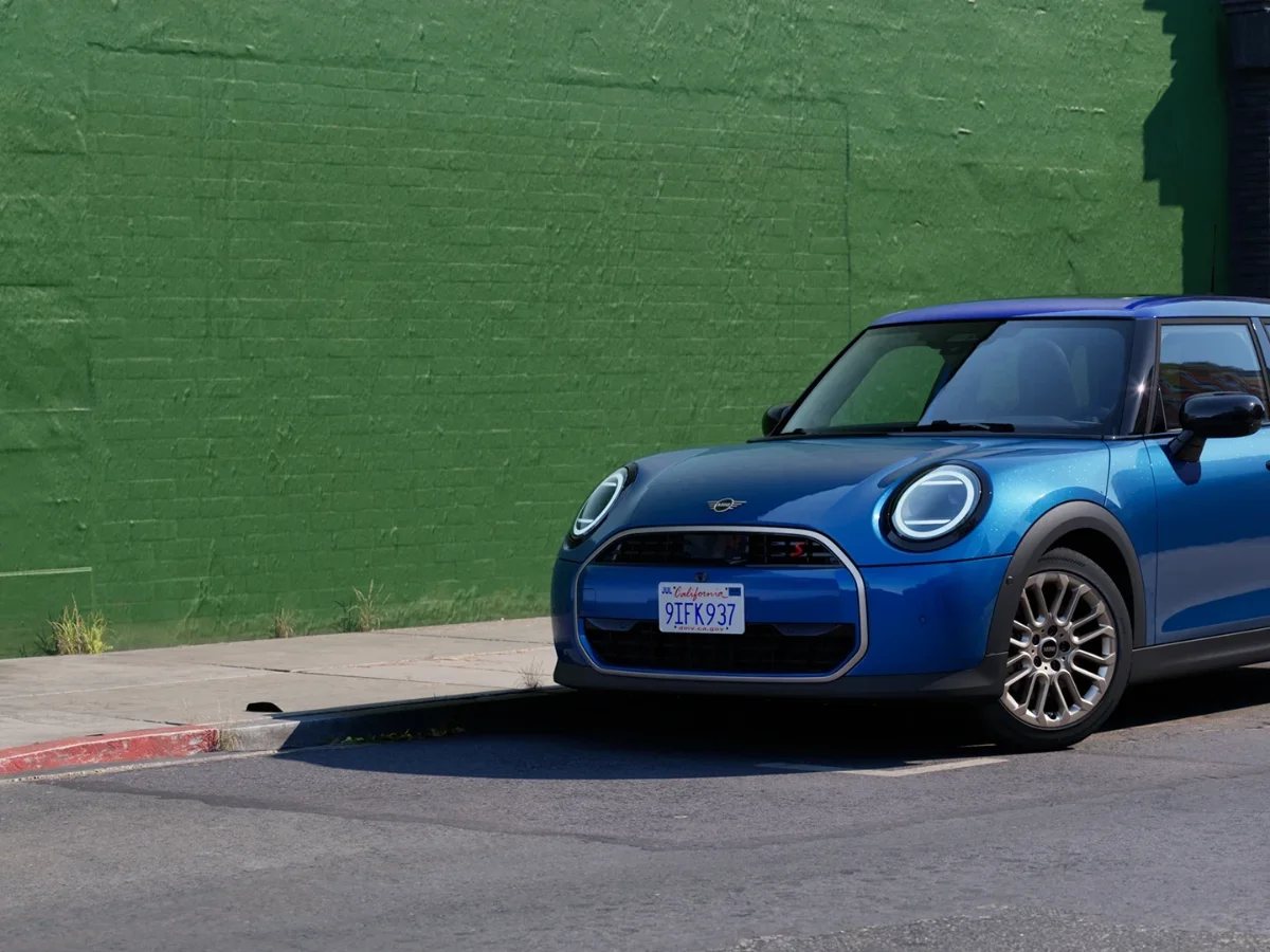 Nový MINI Cooper 5dveřový — individuální objednávka z Německa
