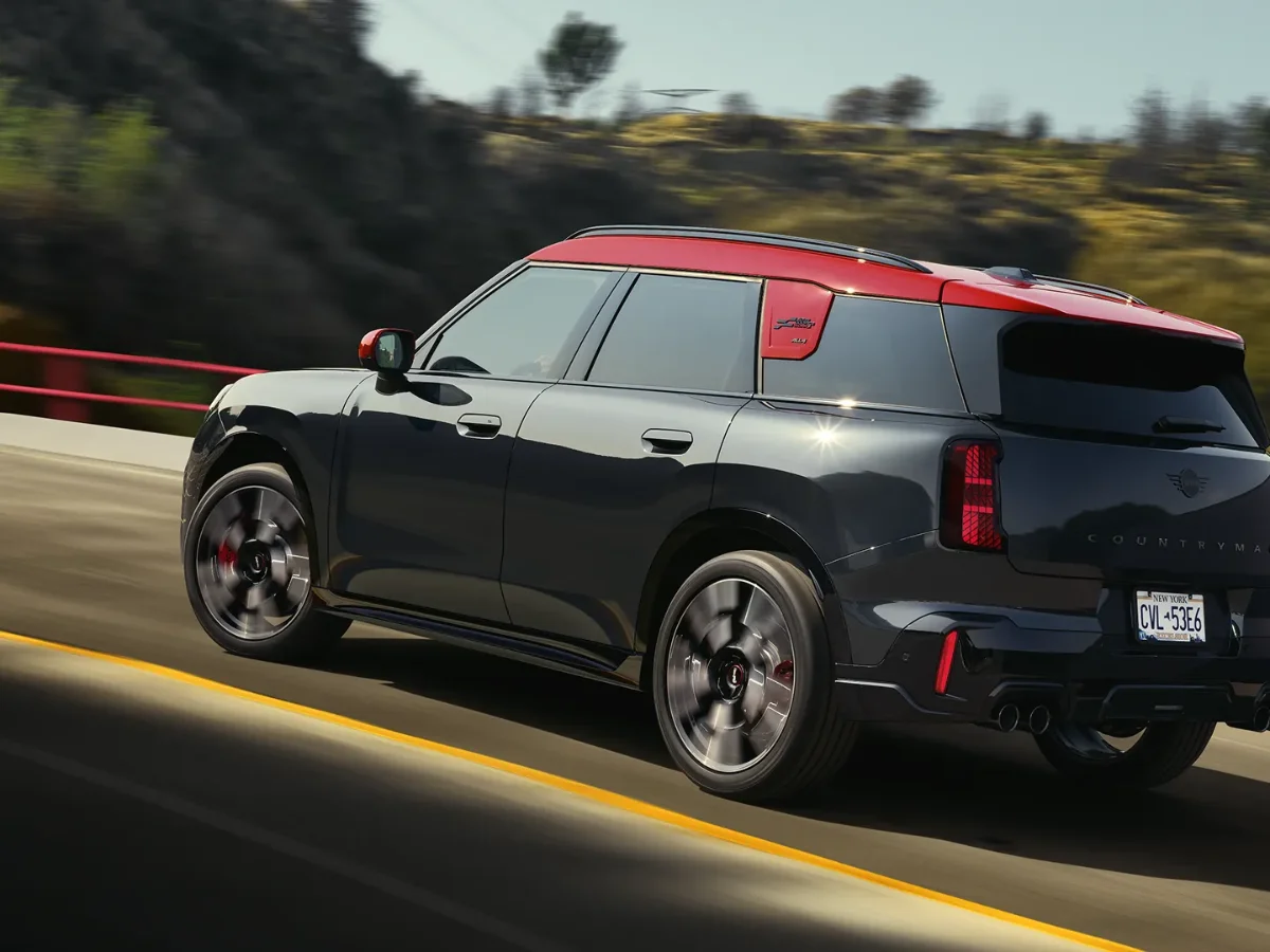 MINI JCW Countryman ALL4 — nový vůz z Německa