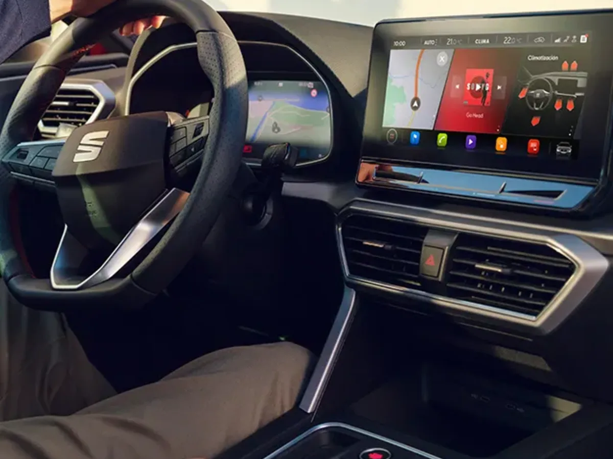 SEAT Leon Sportstourer, přístrojový štít