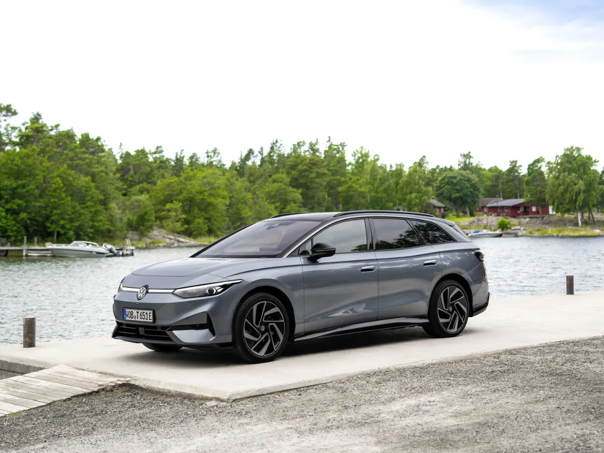Volkswagen ID.7 Tourer rental — an electric estate on long-term rental