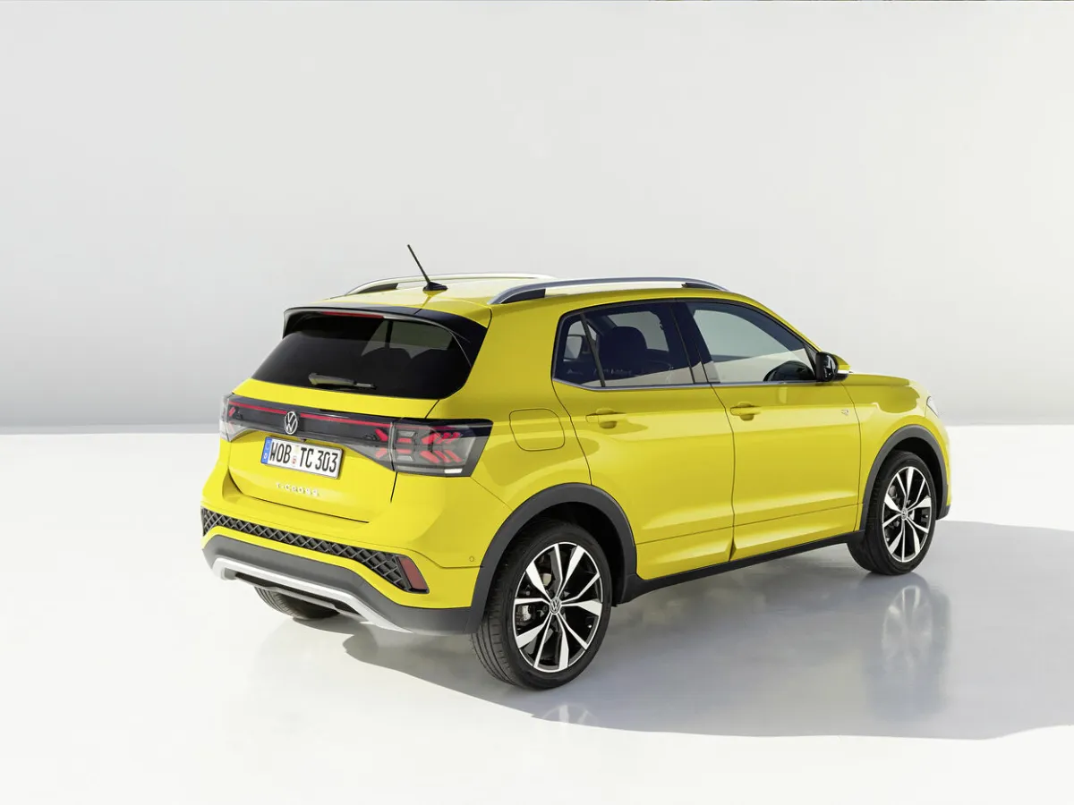 Volkswagen T-Cross zezadu, studiová fotografie
