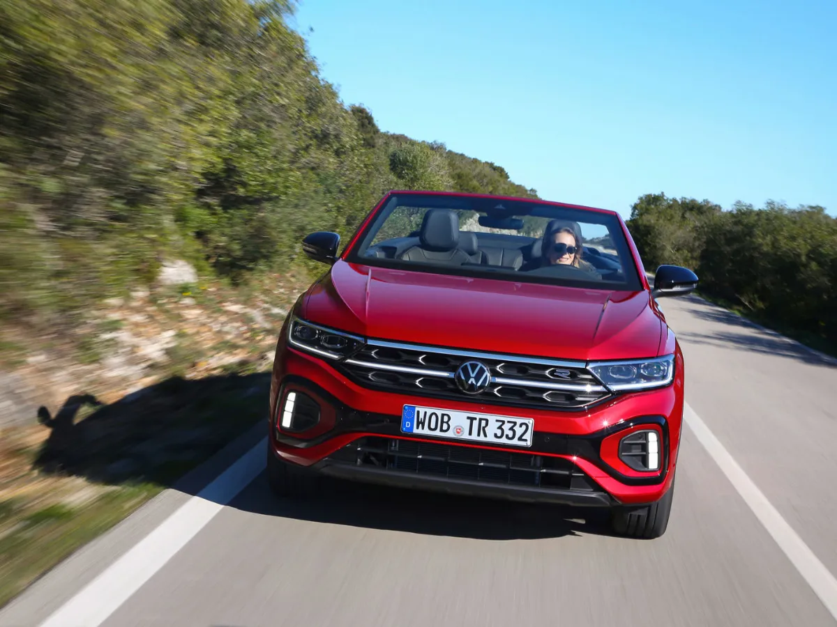 Volkswagen T-Roc Cabrio front view