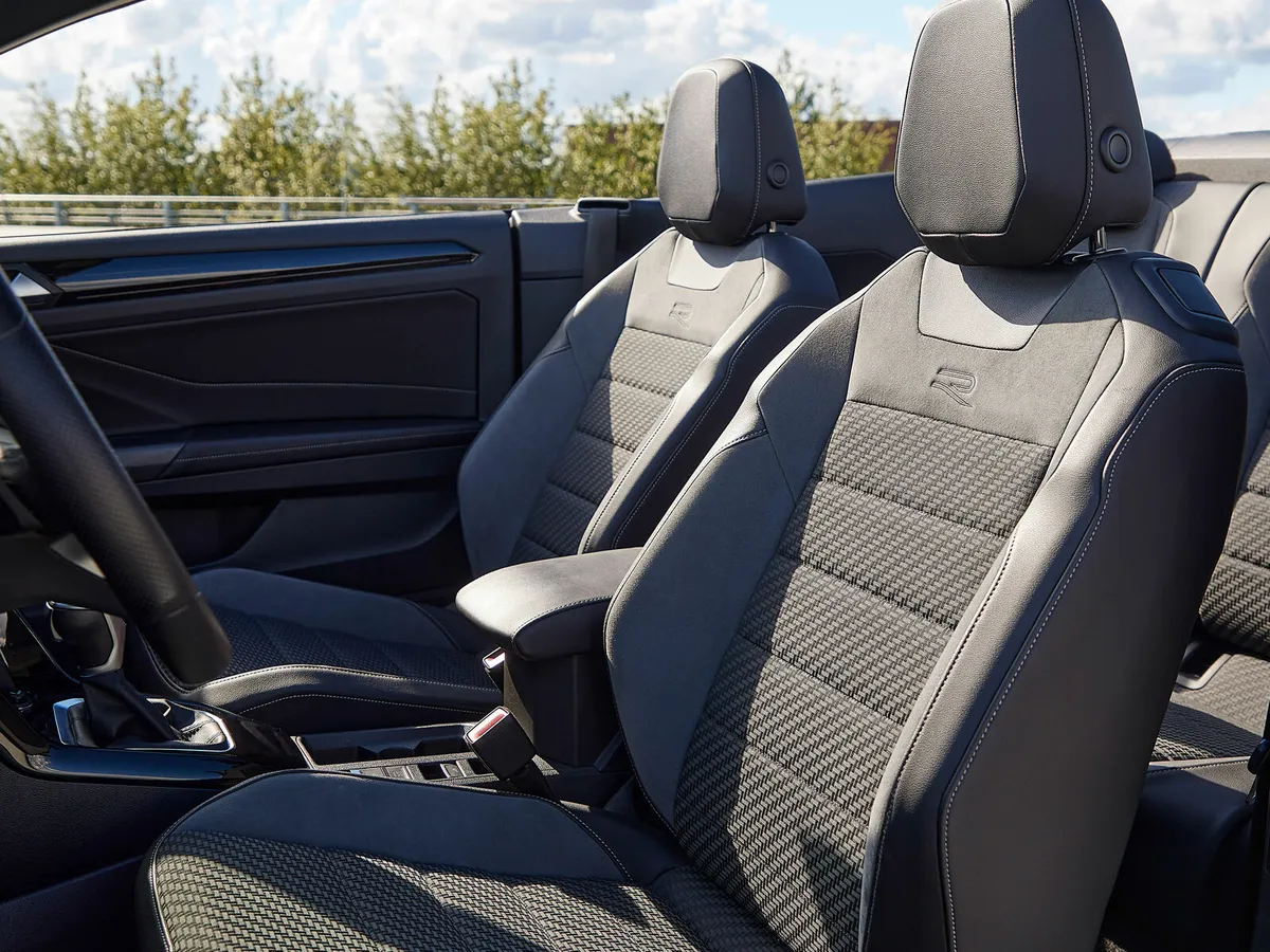 Volkswagen T-Roc Cabrio cabin and seats