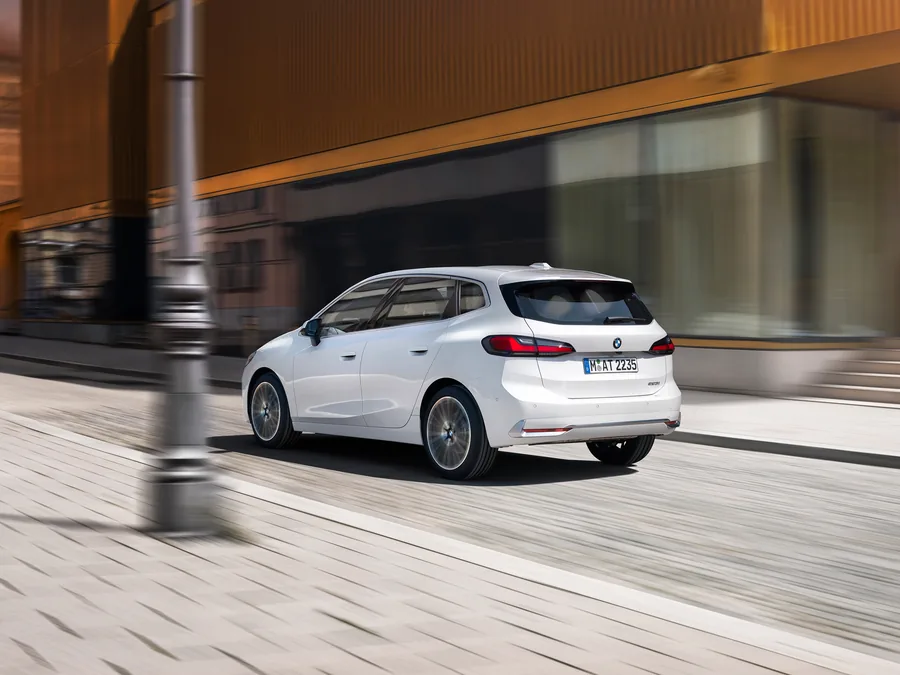 BMW řady 2 Active Tourer pohled zezadu