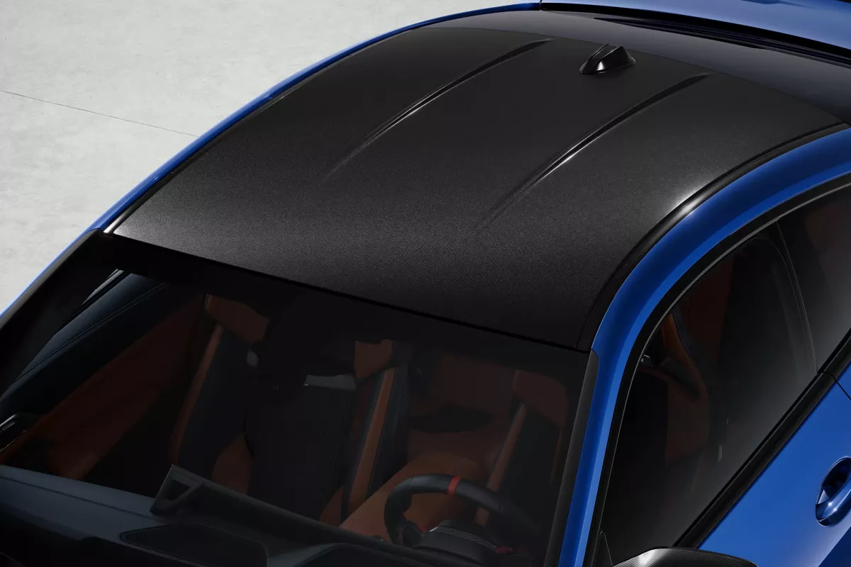 BMW M4 — karbonová střecha M, detailní pohled